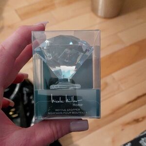 Nicole Miller Crystal Clear Bottle Stopper